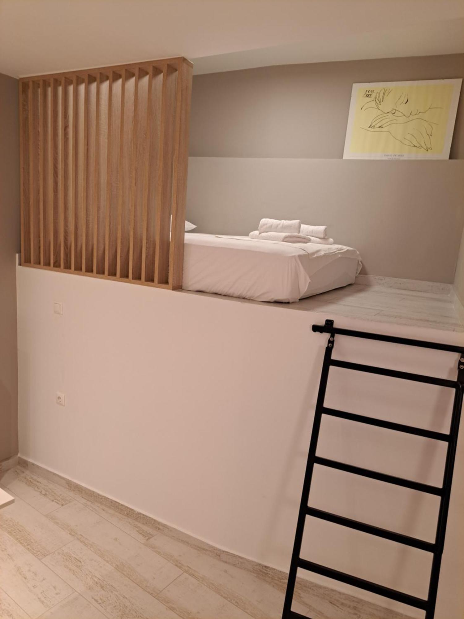 Old Town Apartment *
